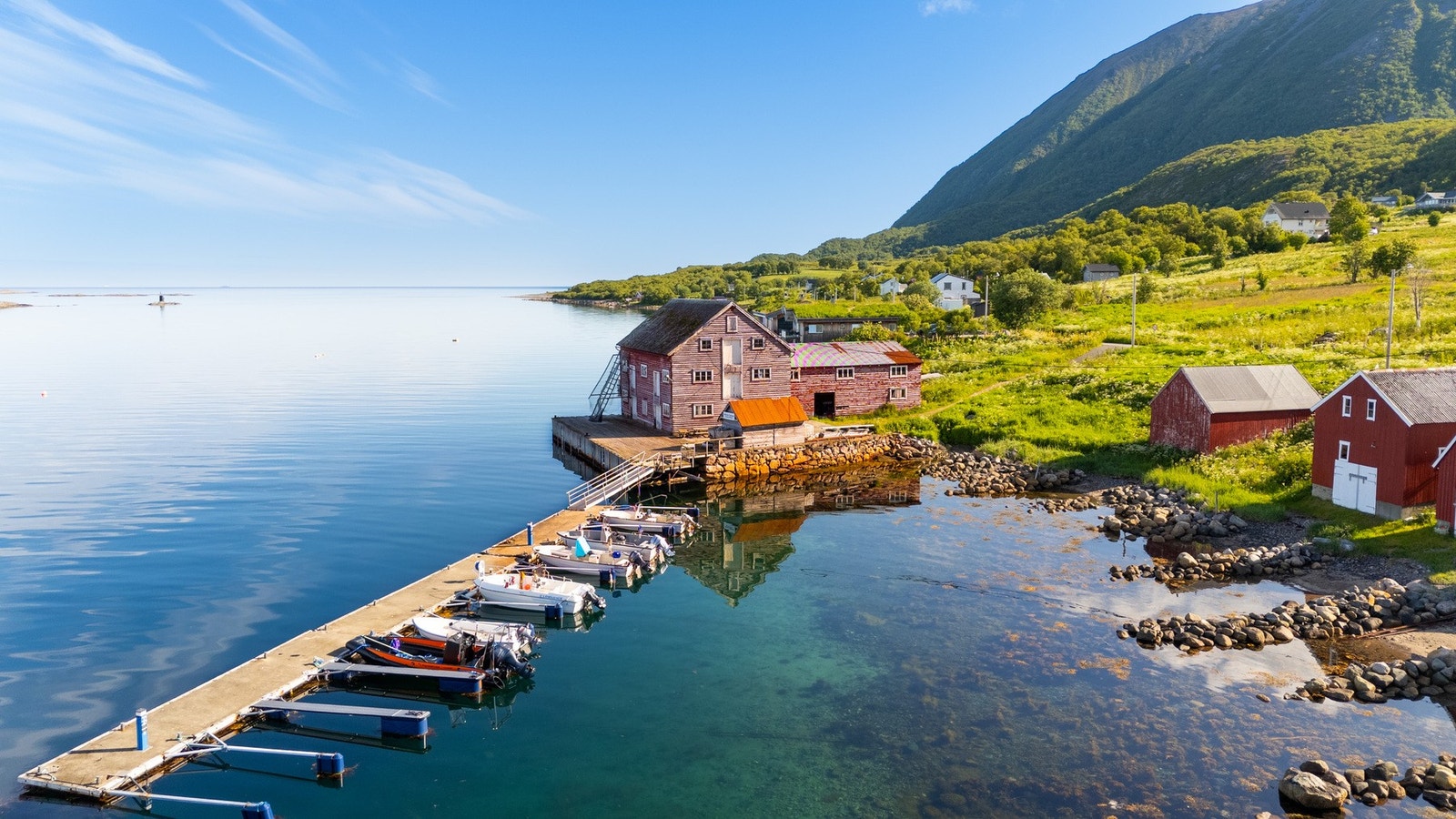 Nyere kai og flytebrygge Galleribilde