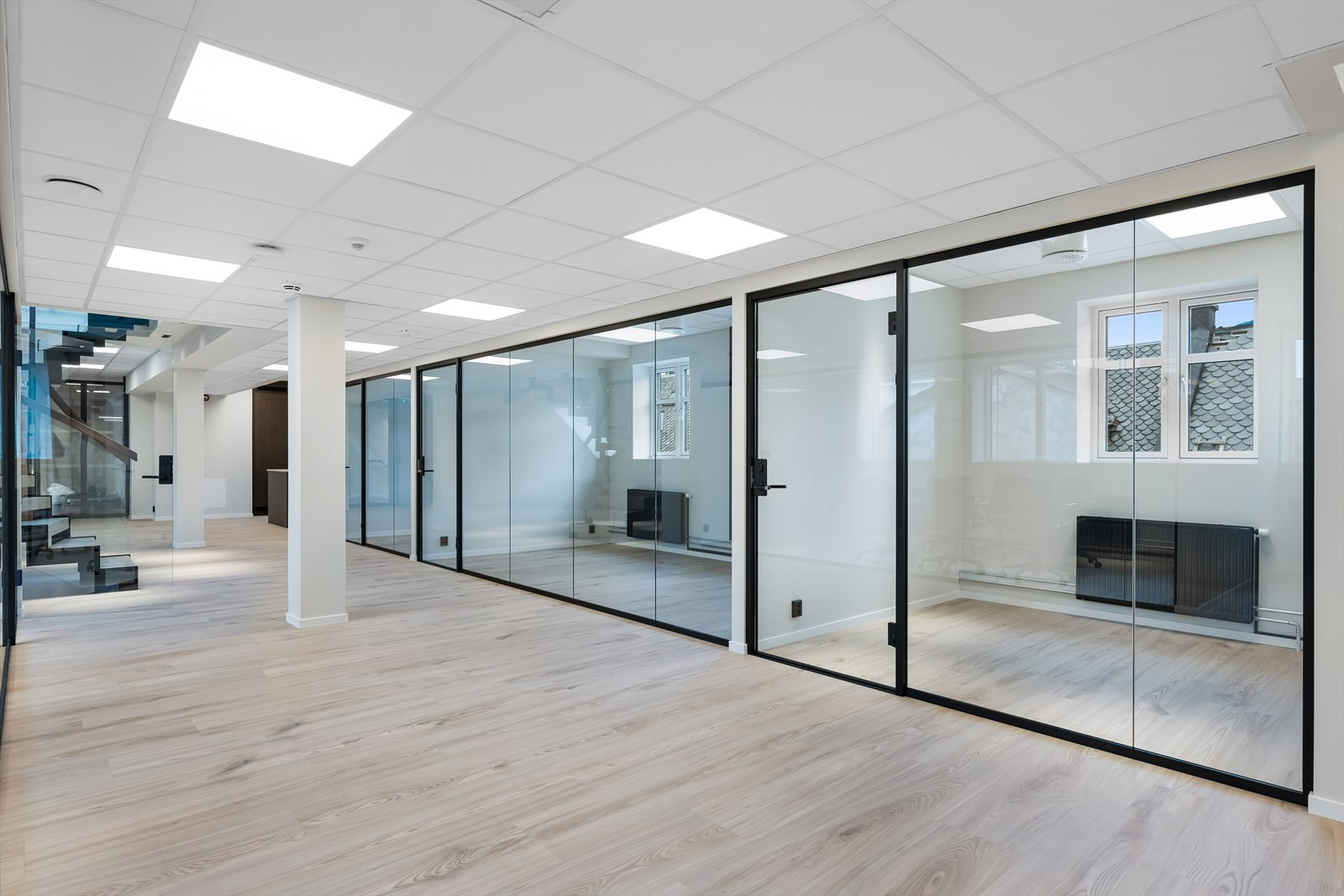 Bilde av celle- og teamkontor fra ledig lokale i 5 og 6 etg. BTA ca. 388 m². Lokalene er klare for overtakelse.