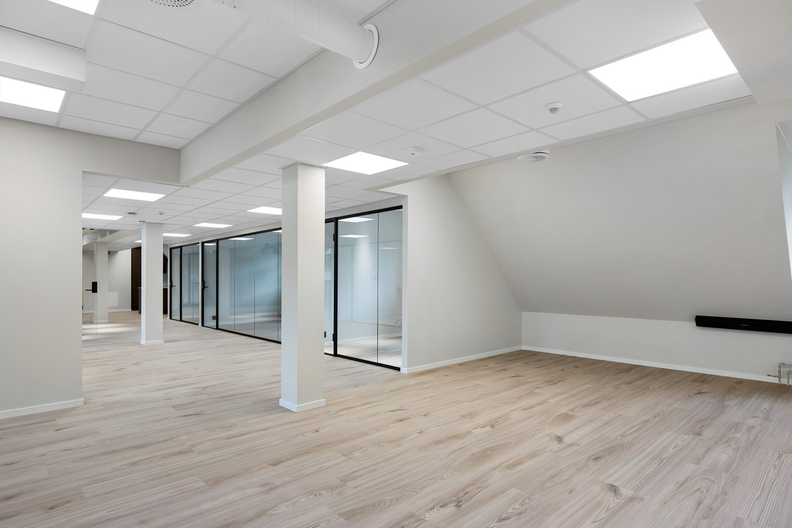 Bilde av celle- / teamkontor og landskap fra ledig lokale i 5 og 6 etg. BTA ca. 388 m². Lokalene er klare for overtakelse.