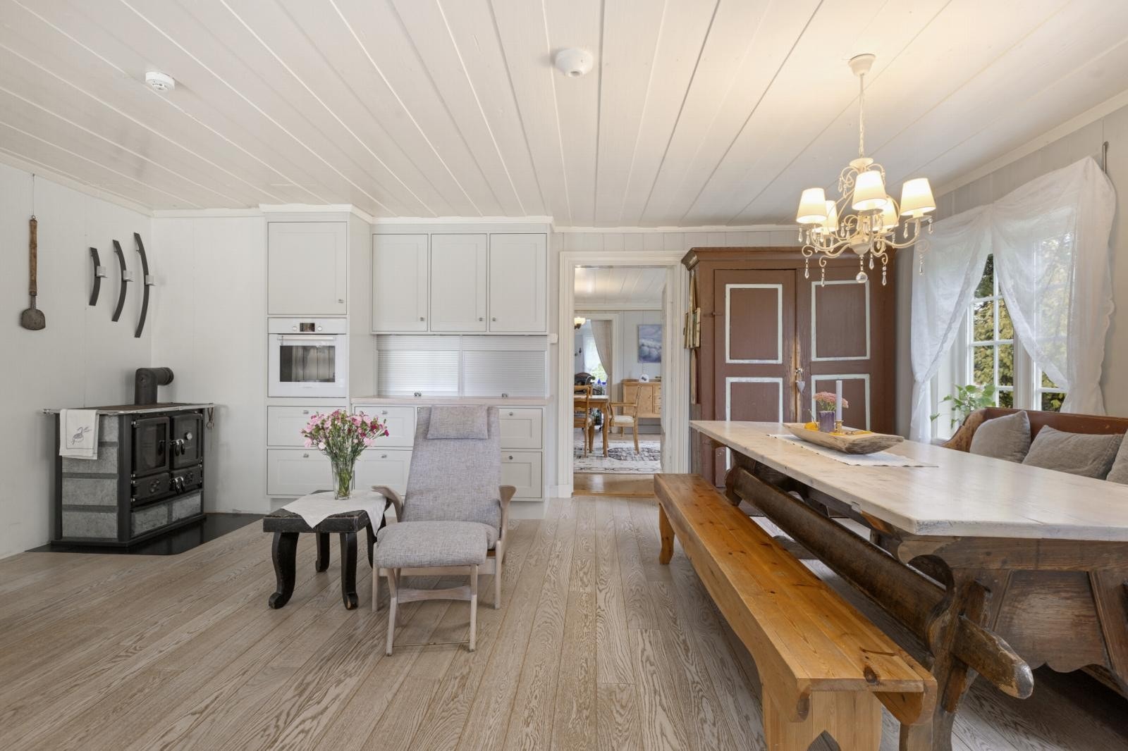 Lyst og hyggelig kjøkken Galleribilde