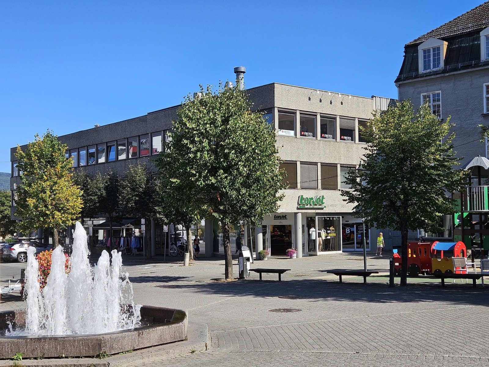 Bli en del av vårt felleskap på torvet i Hønefoss Galleribilde
