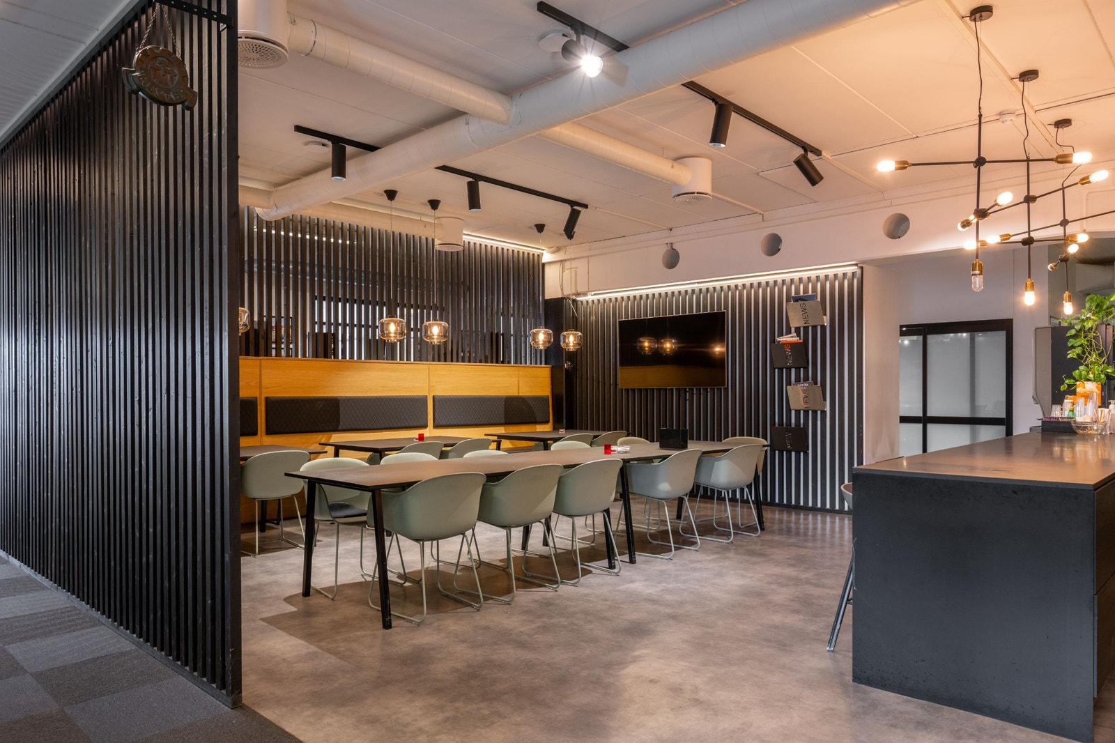 Sosial sone 3 etasje. Kontoret er på ca. 689 kvm. Galleribilde