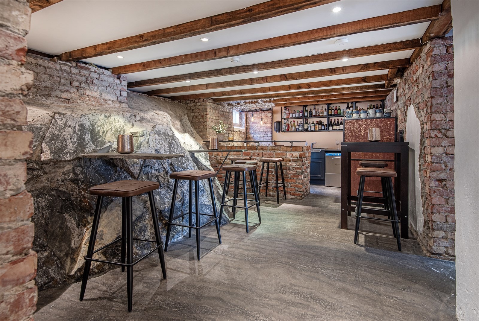 37 bar.jpg Galleribilde
