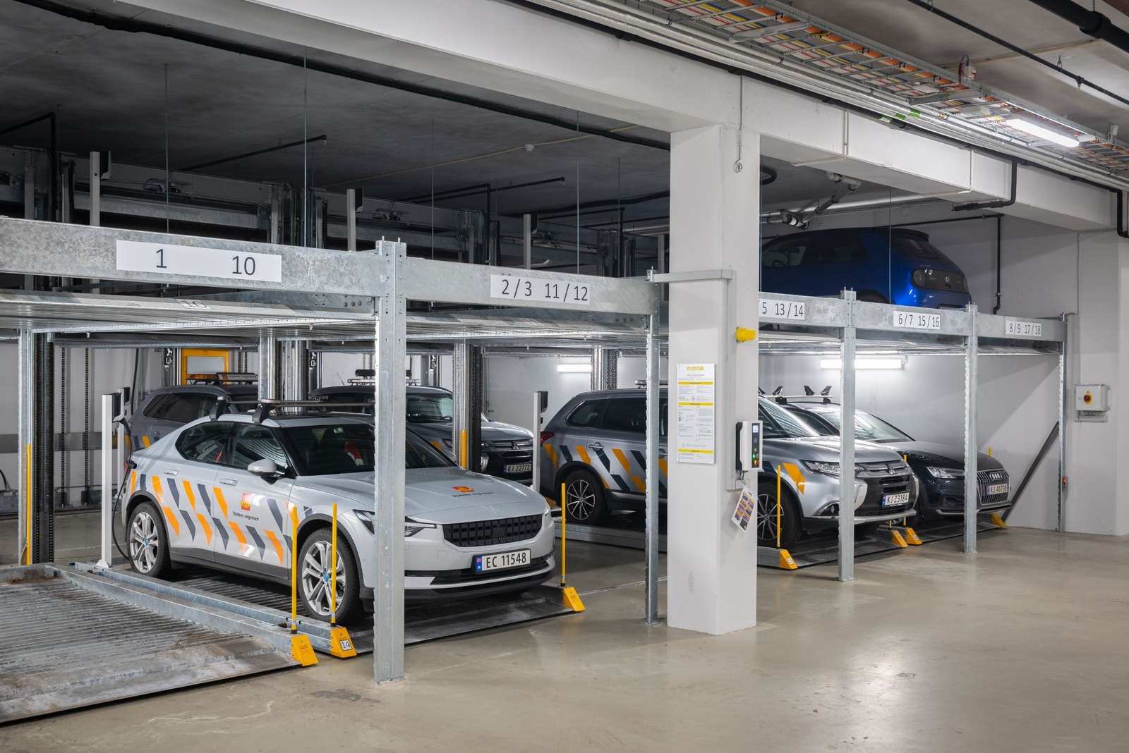 Ledige p-plasser i bygget kjelleretasje Galleribilde