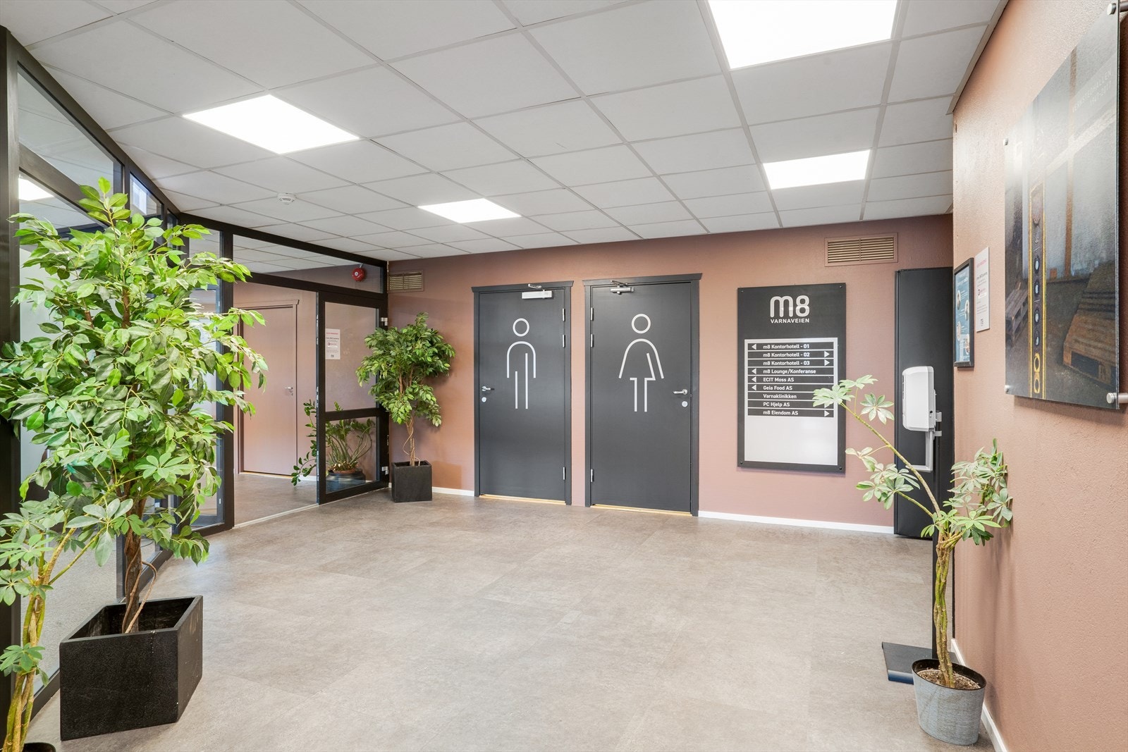 Bygget har nyoppussede og innbydende fellesarealer, med tilgang på loung og møterom Galleribilde