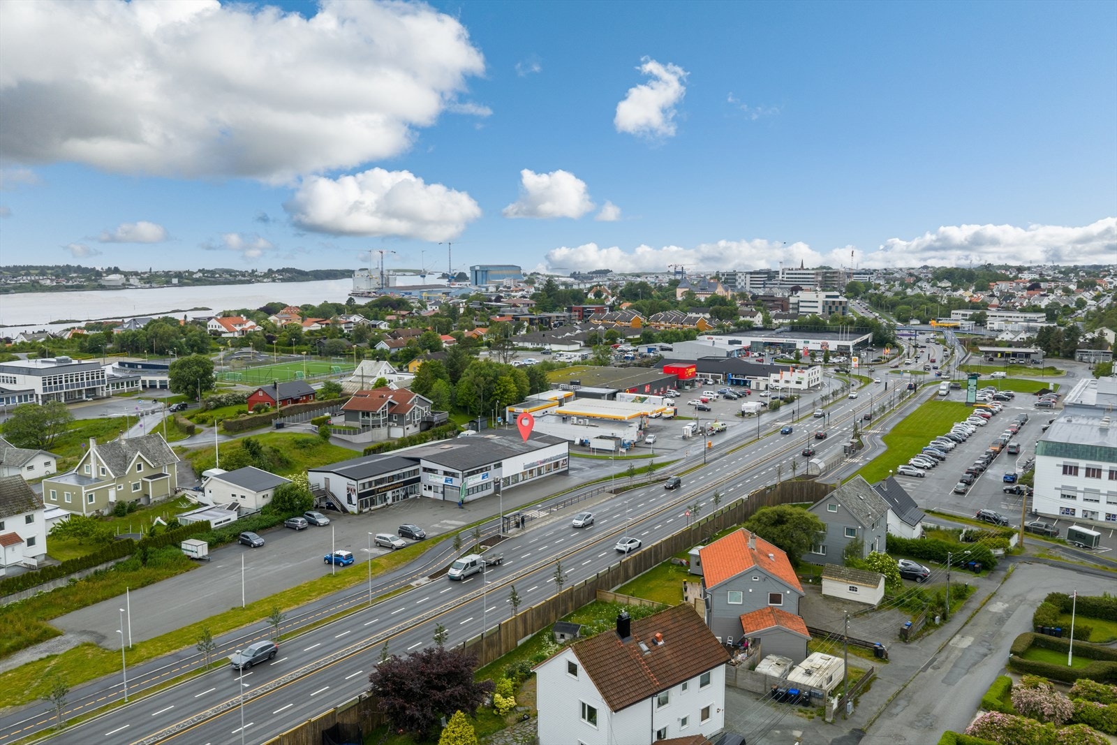 Næringsseksjon med høy eksponering mot Karmsundgata Galleribilde