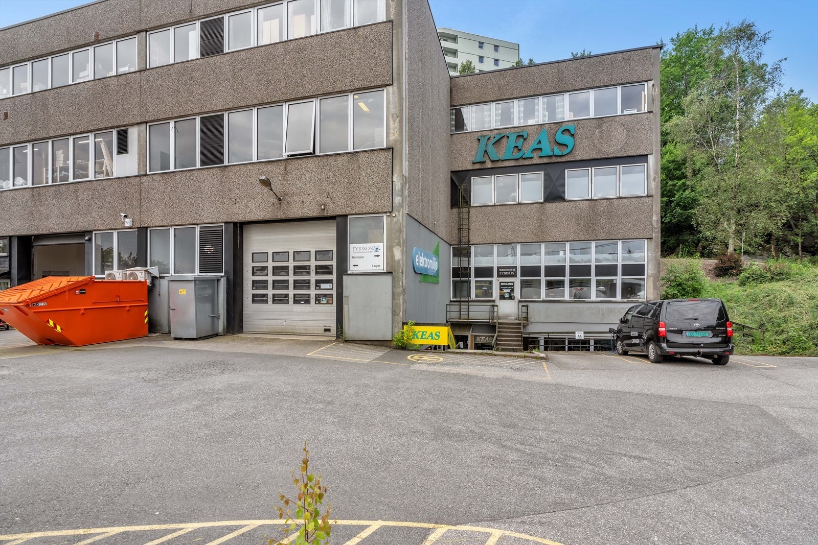 Adkomst til u. etg Galleribilde