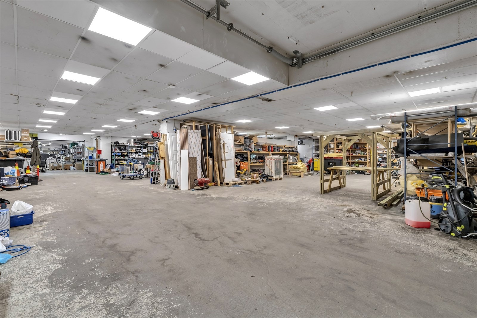 Lagerarealer - Kjøreport med innkjøring fra 1. etg Galleribilde