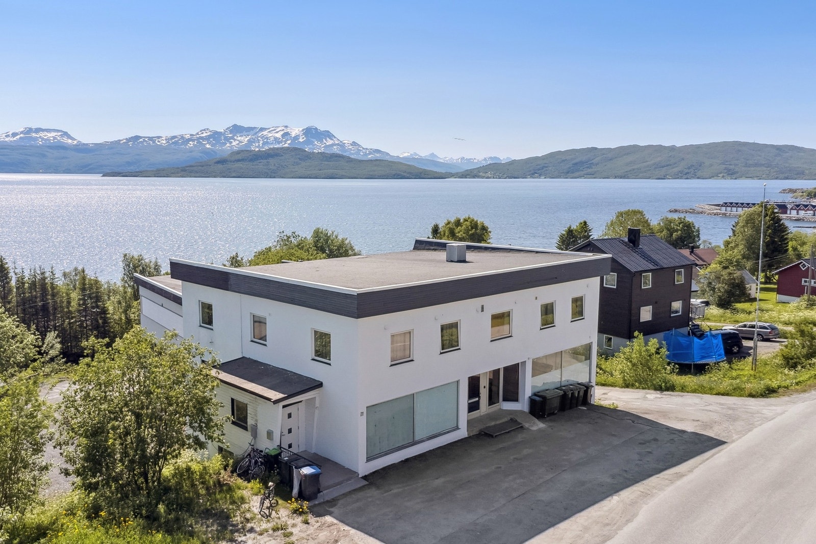 Fasade av Sandvikveien 77. Galleribilde