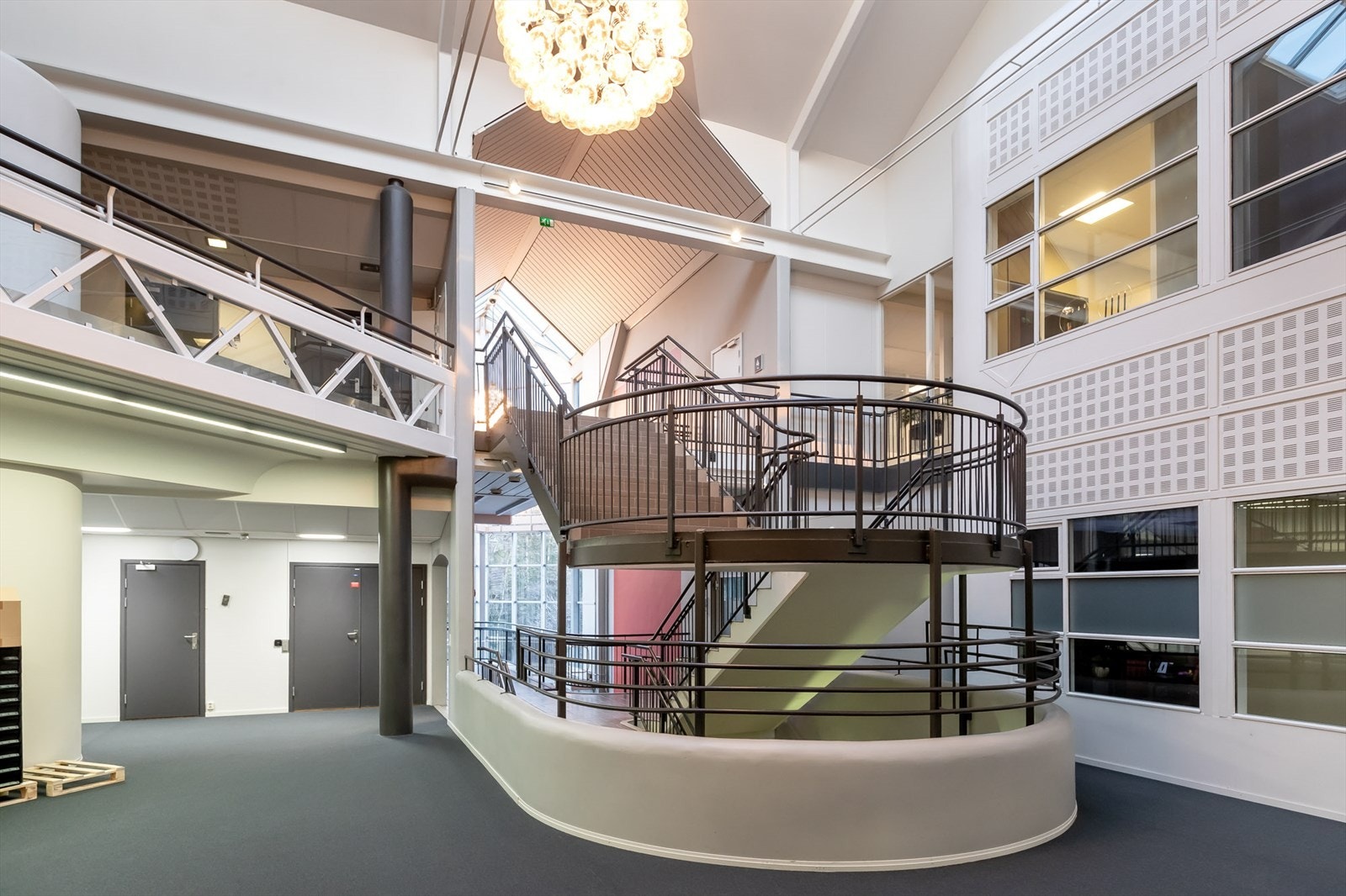 Vålerveien-159, Vrimleareal Galleribilde