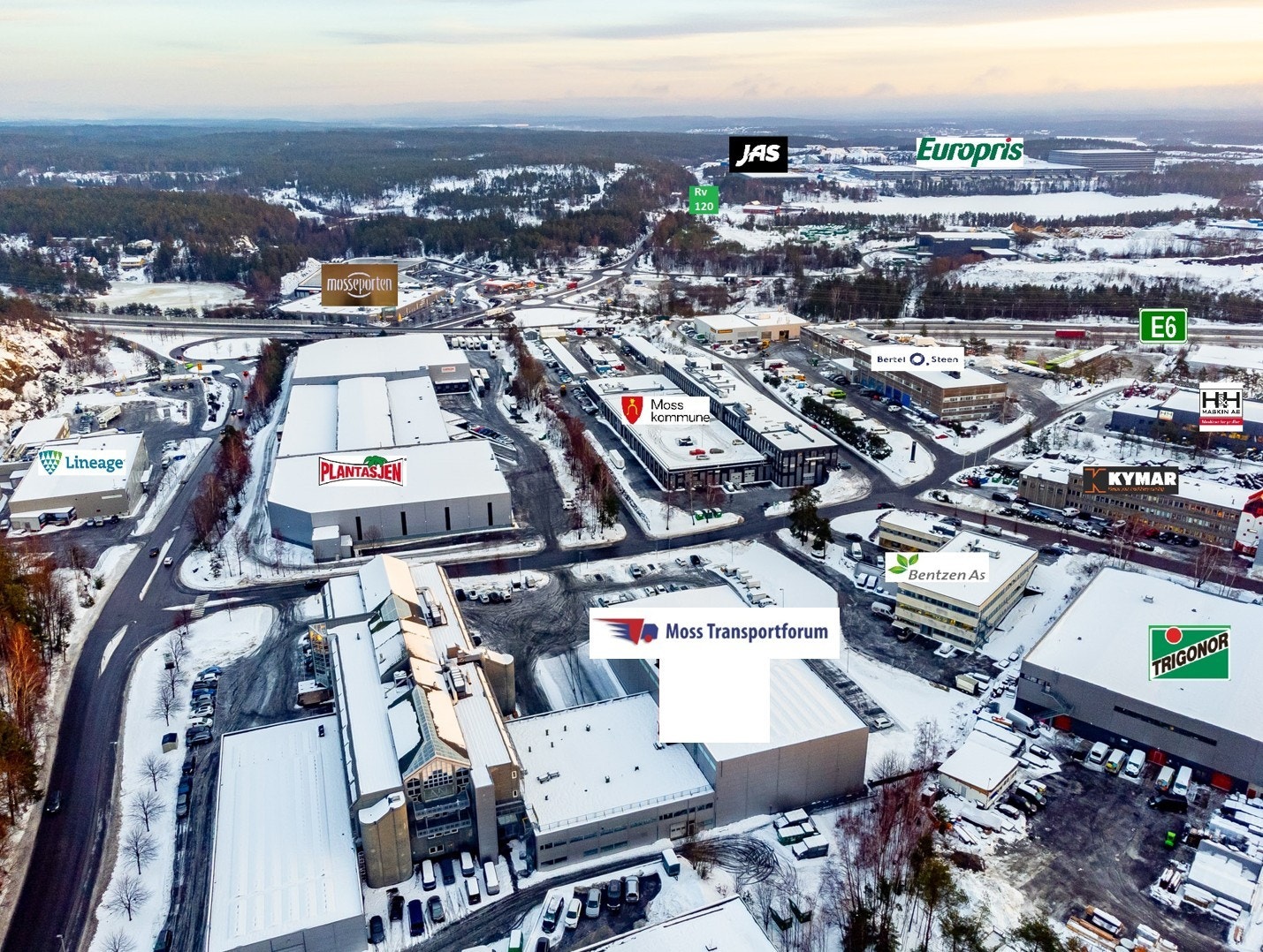 Dronefoto med nabobedrifter.jpg Galleribilde