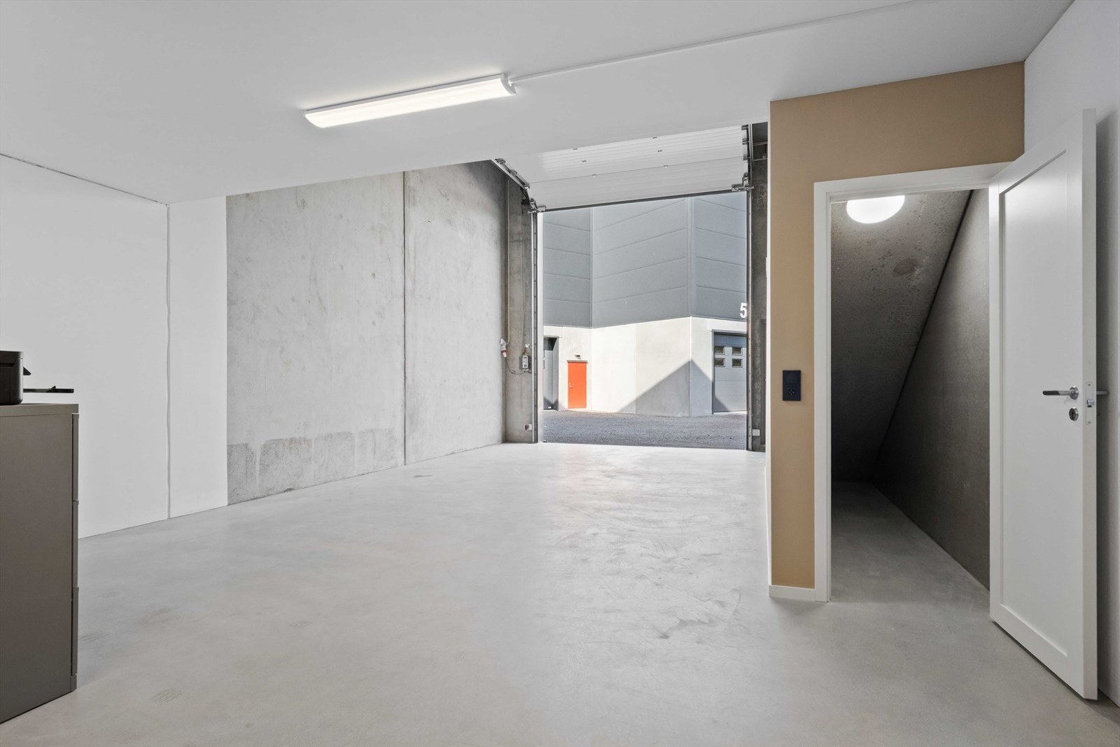 051.jpg Galleribilde