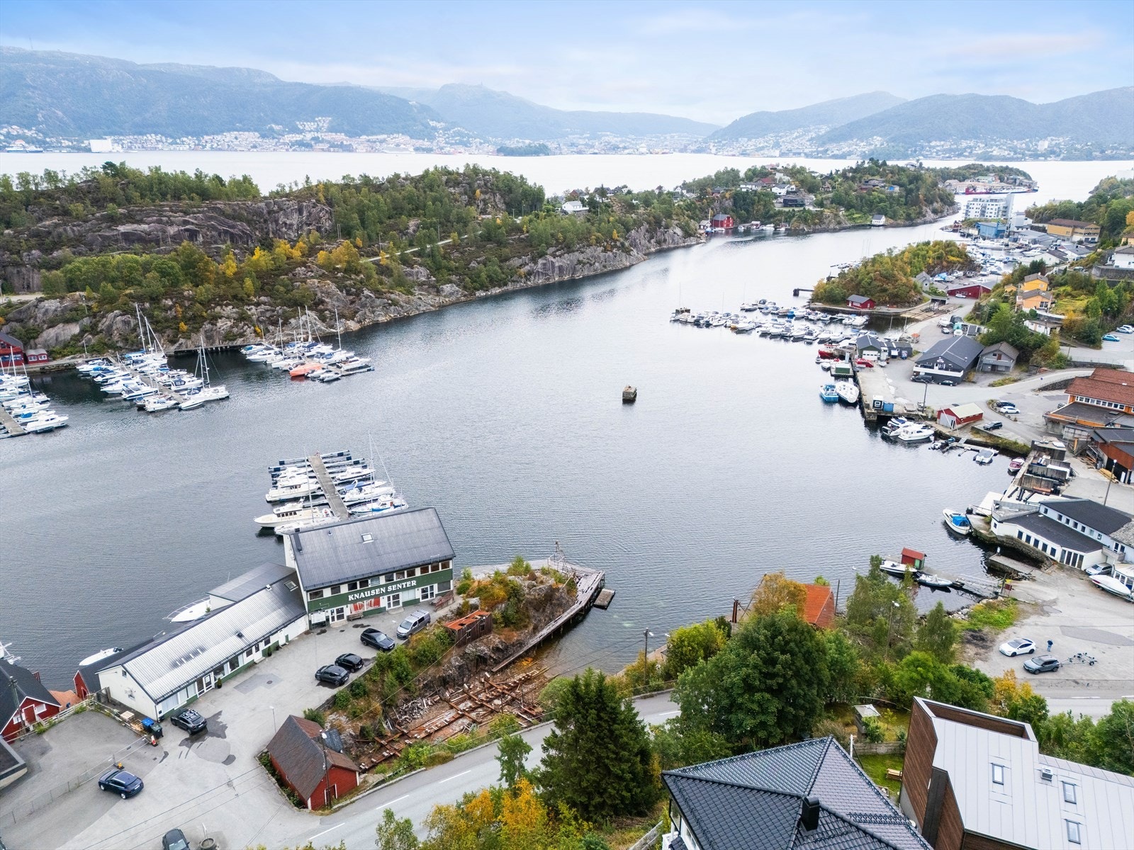 Havnen i Florvåg er særdeles lun og trygg. Galleribilde