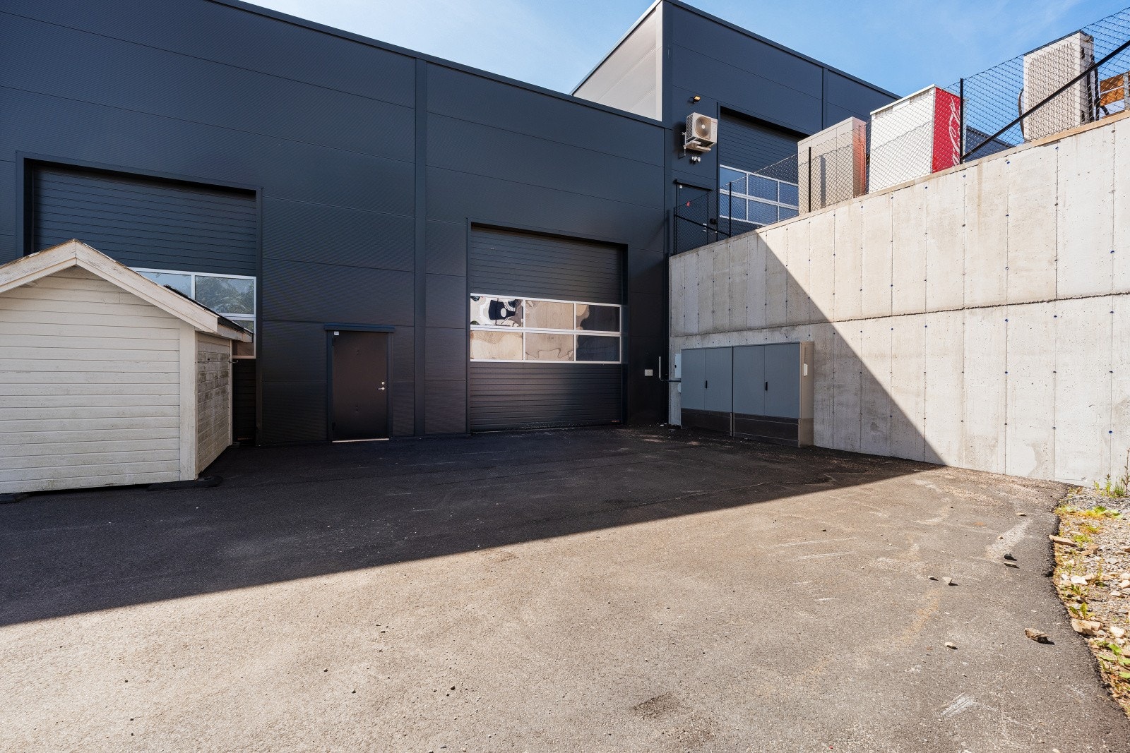 Stor port med vindu, ståldør Galleribilde