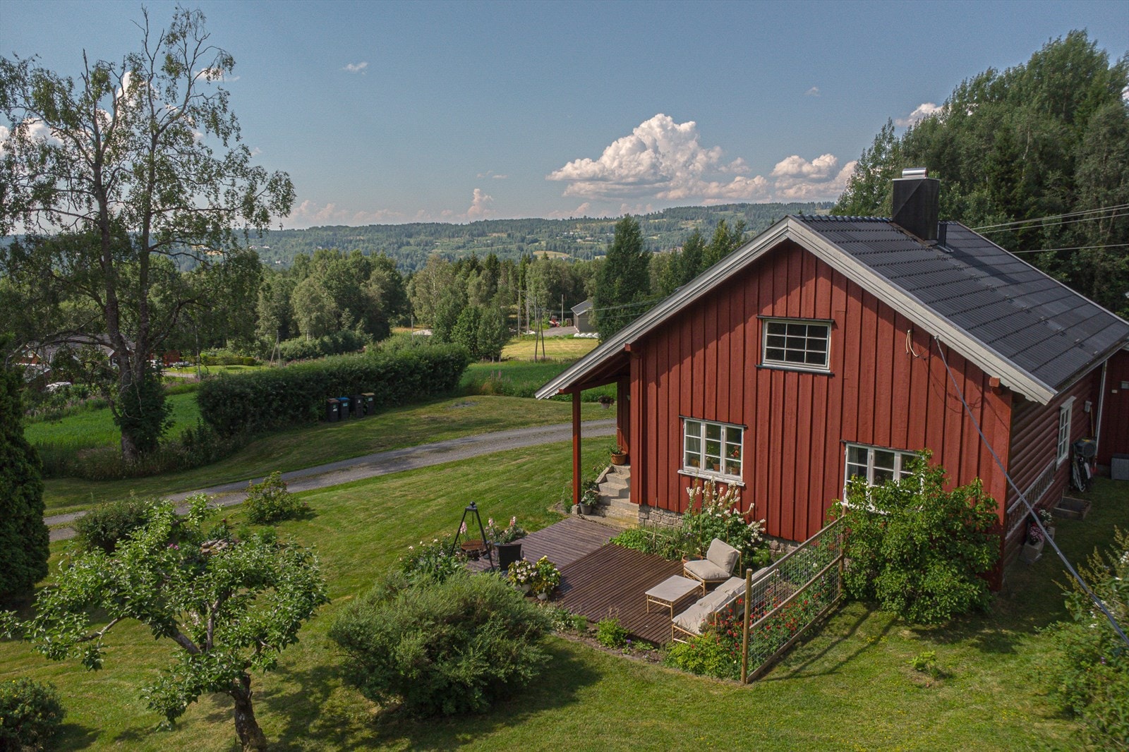 Øvergård i Sørskogbygda presentert av Tegneby og Grønnerød Landbruksmegling. Galleribilde