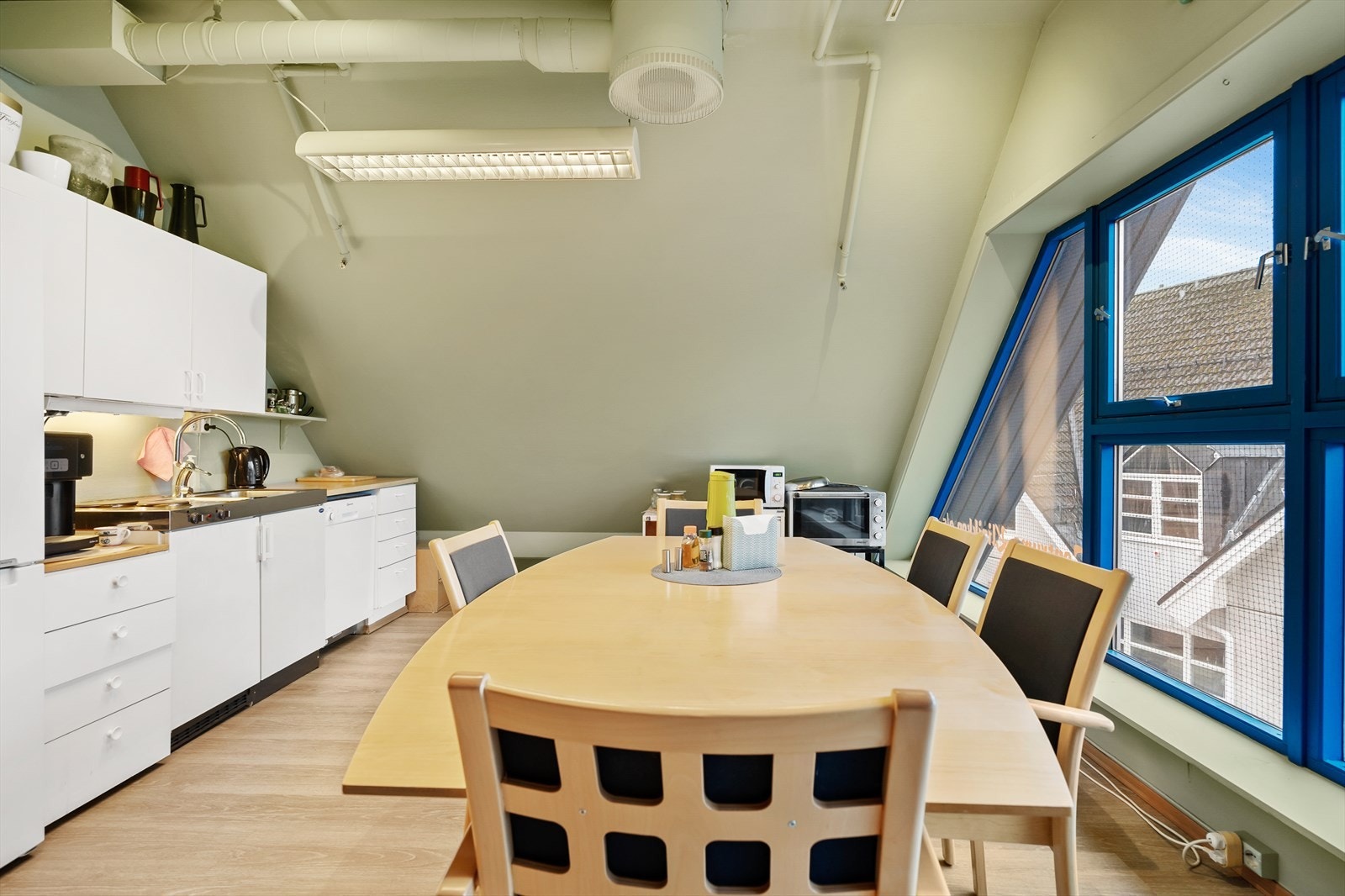 Kjøkken/spiserom. Galleribilde