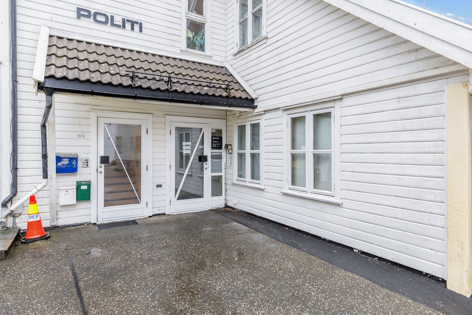 Inngangsparti. Galleribilde