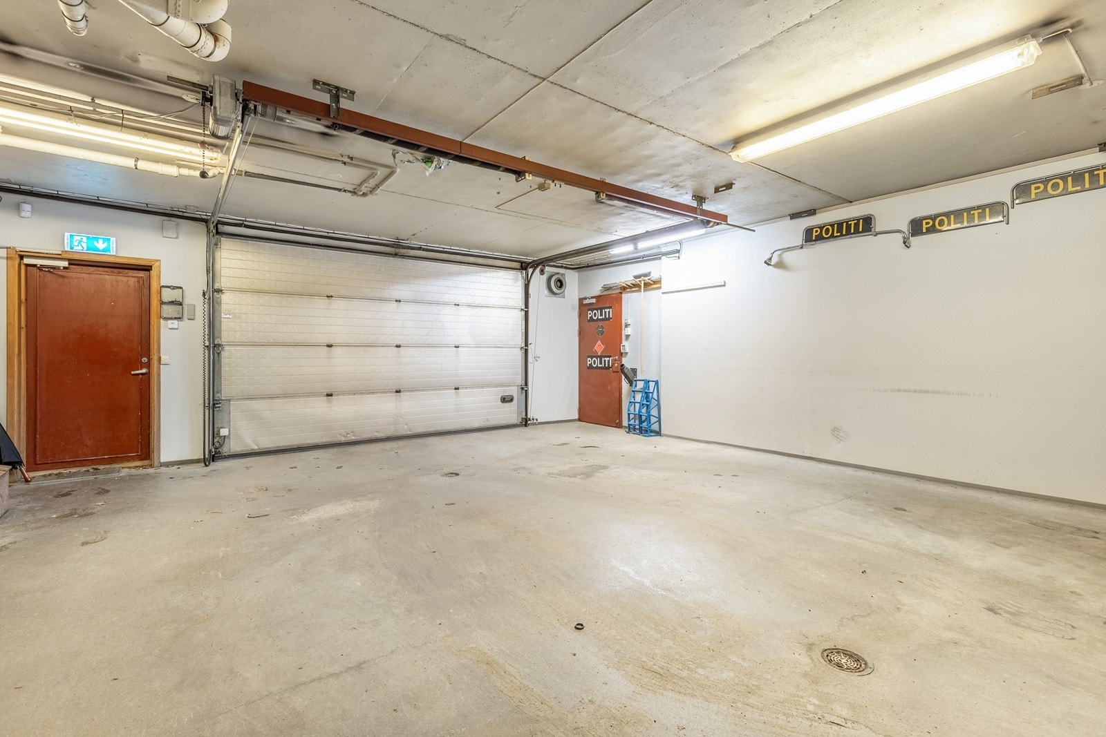 Garasje. Galleribilde