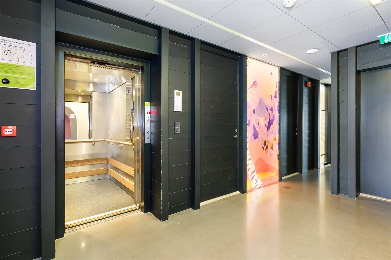 4. etg. Ledige lokaler i byggets 4.etg. BTA ca. 300 m².