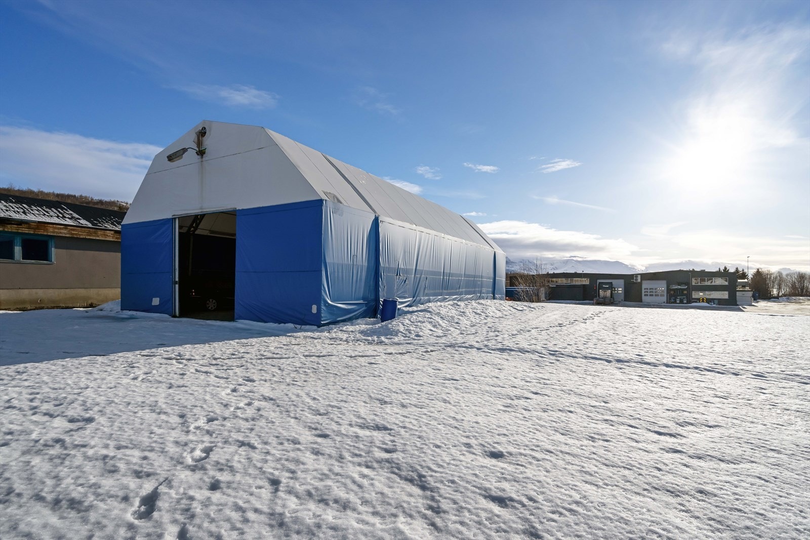 Plasthall på 2-300 kvm. med god takhøyde Galleribilde