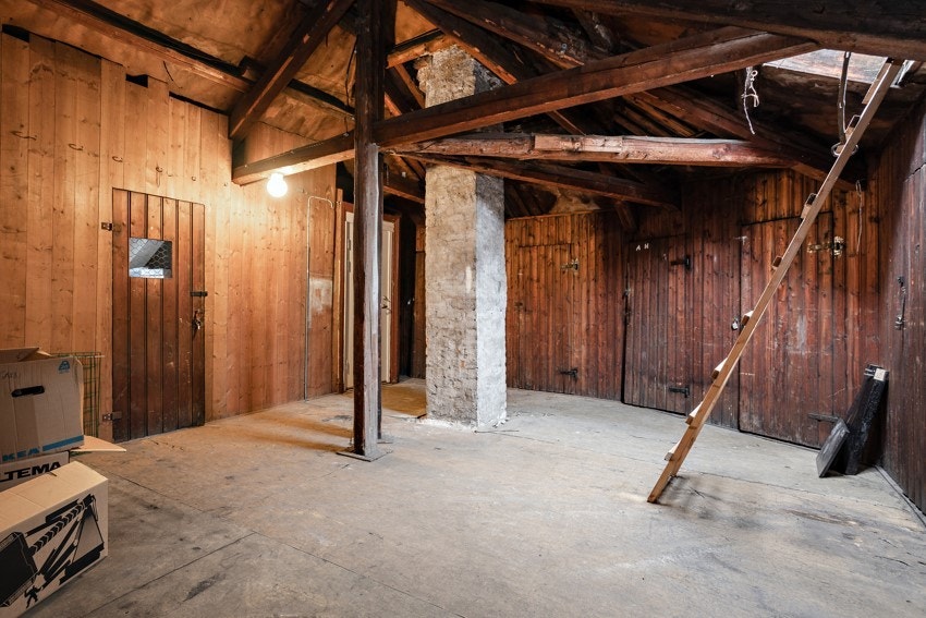 Bilde fra loftet, hvor det er gitt rammetillatelse til å bygge en 2-roms leilighet. Galleribilde