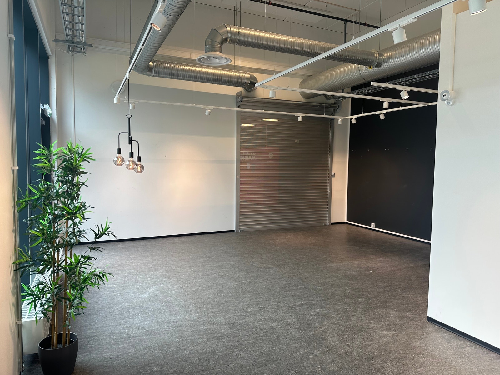 Fra butikklokalet Galleribilde