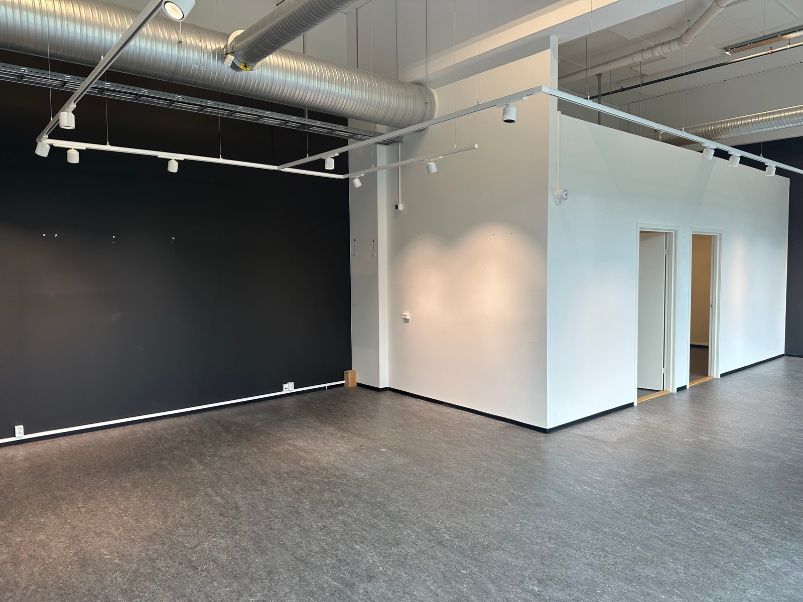 Fra butikklokalet Galleribilde