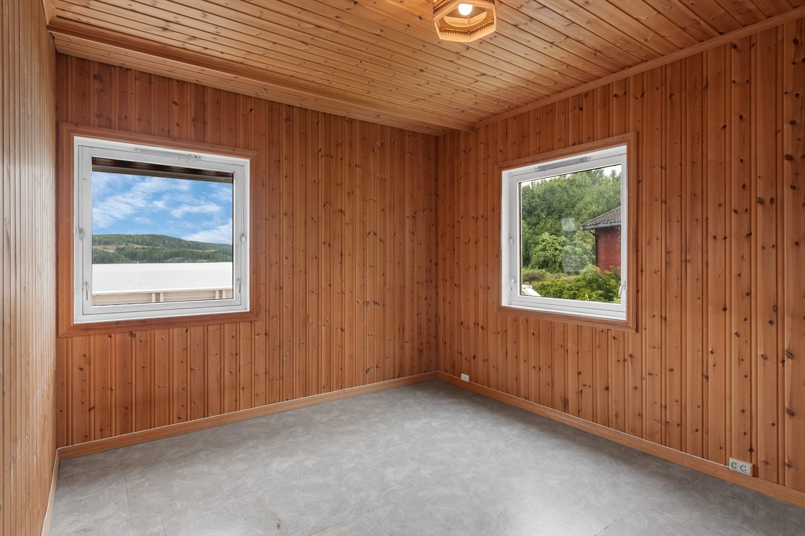 Soverommene er av god størrelse med plass til seng, tilhørende møblement og oppbevaring. Galleribilde