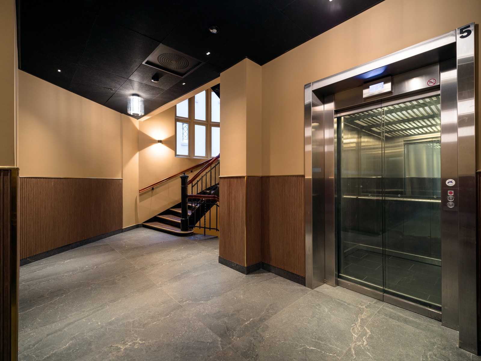 Inngangsparti Galleribilde