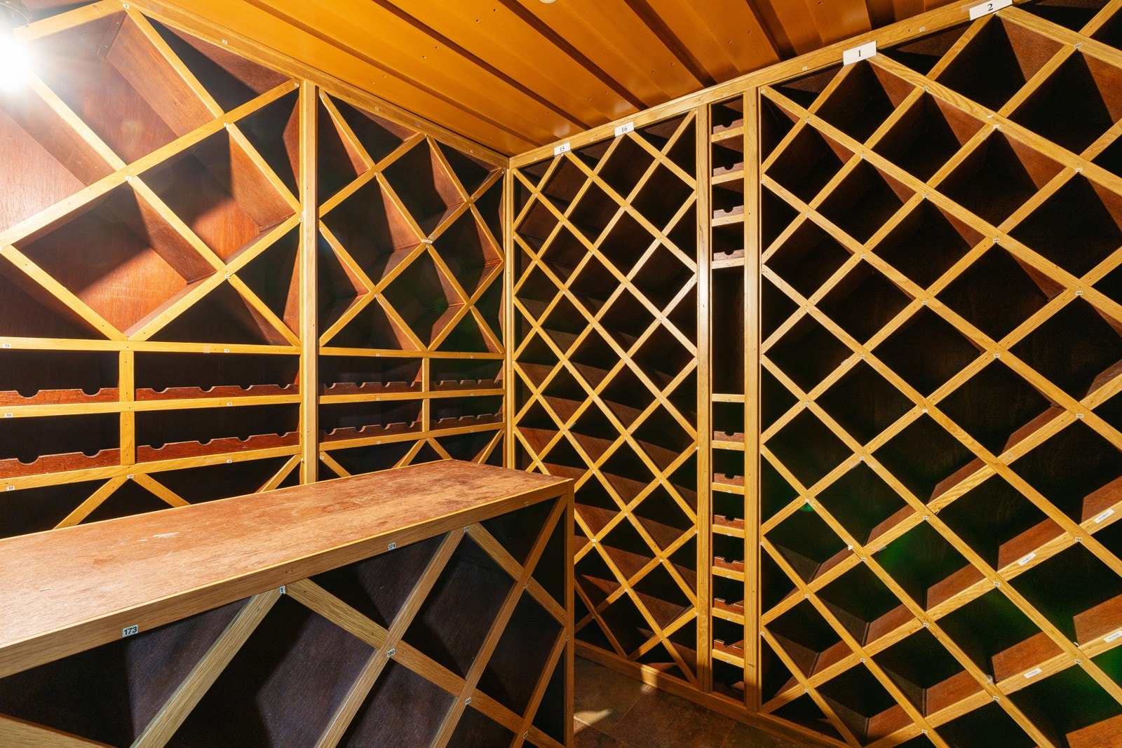 Eget vinrom i selskapsrommet. Galleribilde