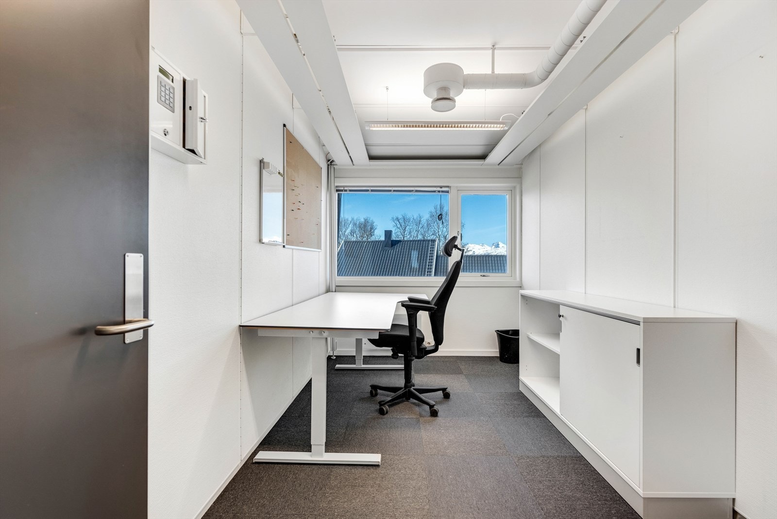 Cellekontor i lager/kontorlokalet Galleribilde