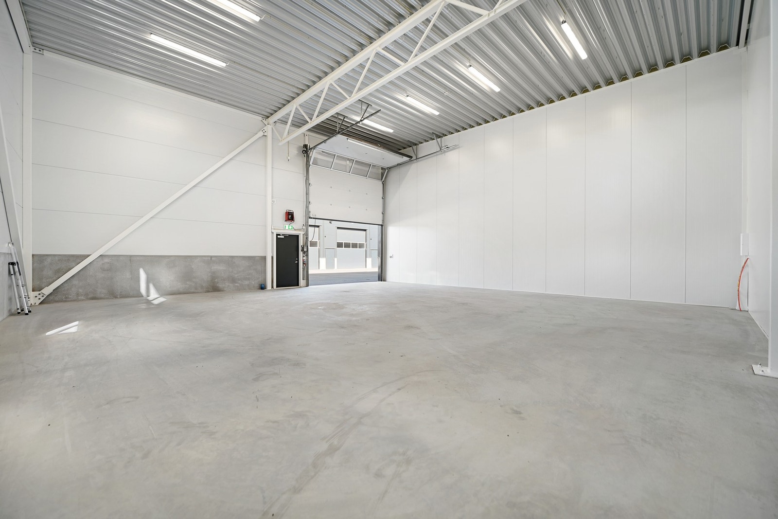 Perfekt for håndverksbedrifter eller småbedrifter med behov for ekstra lagringsplass Galleribilde