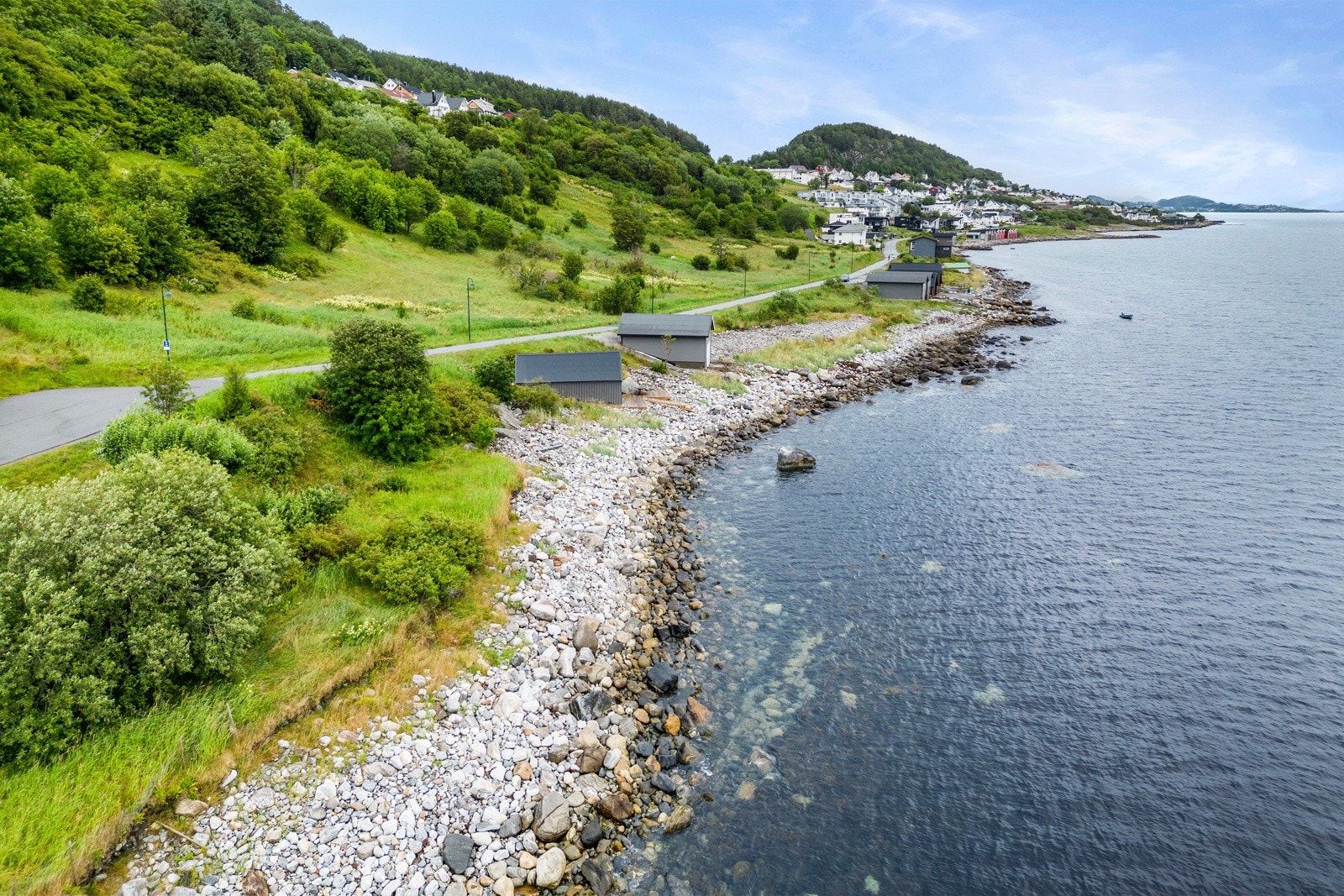 Tomten ligger rett nedenfor snuplassen. Galleribilde