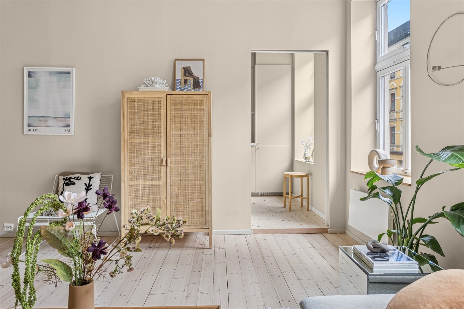 Gulvene er nylig slipt og behandlet, samt helt nytt gulv lagt på kjøkken og i entre. Galleribilde