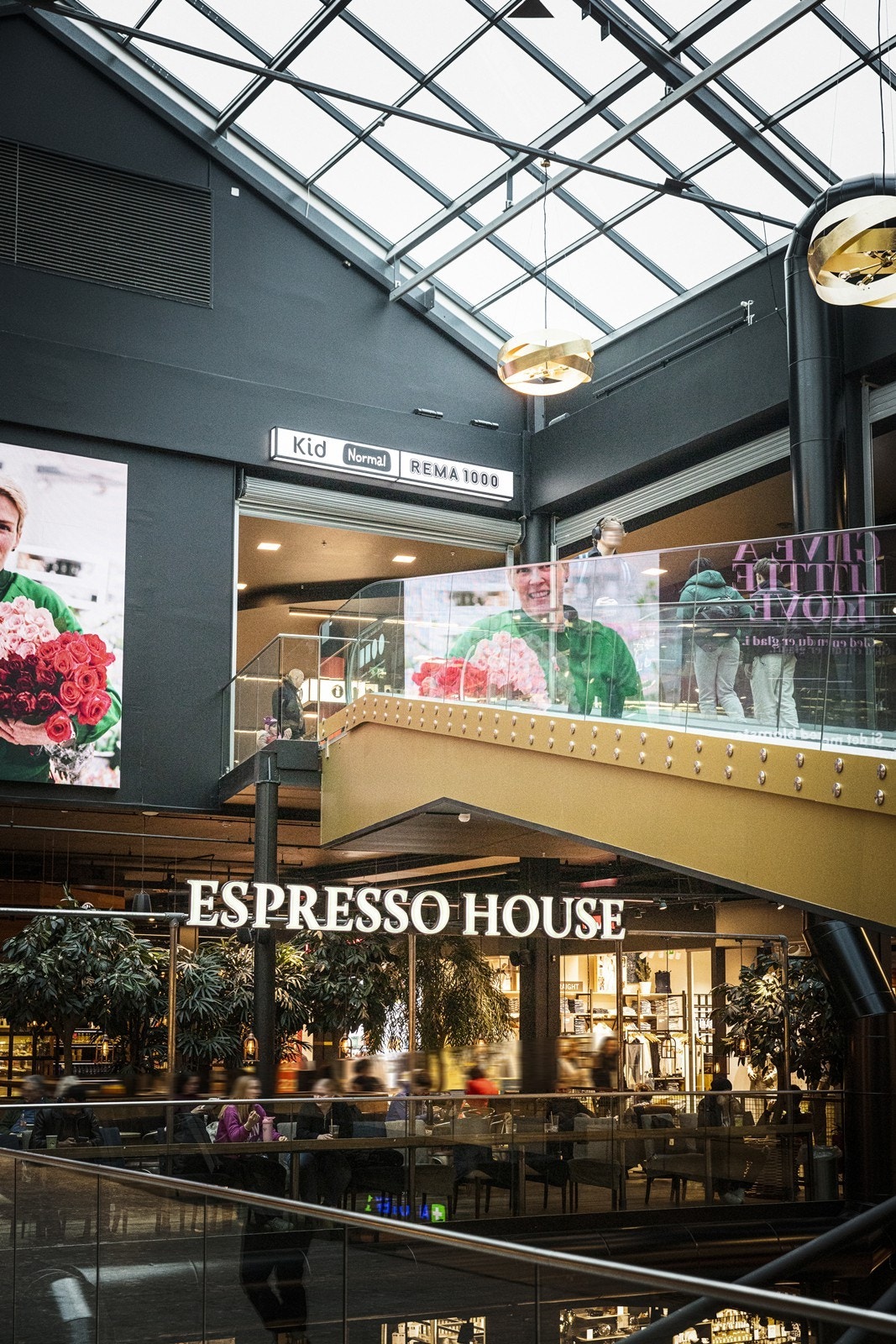 En kort kjøretur unna finner du Ski Storsenter med sitt brede utvalg av butikker og spisesteder. Galleribilde