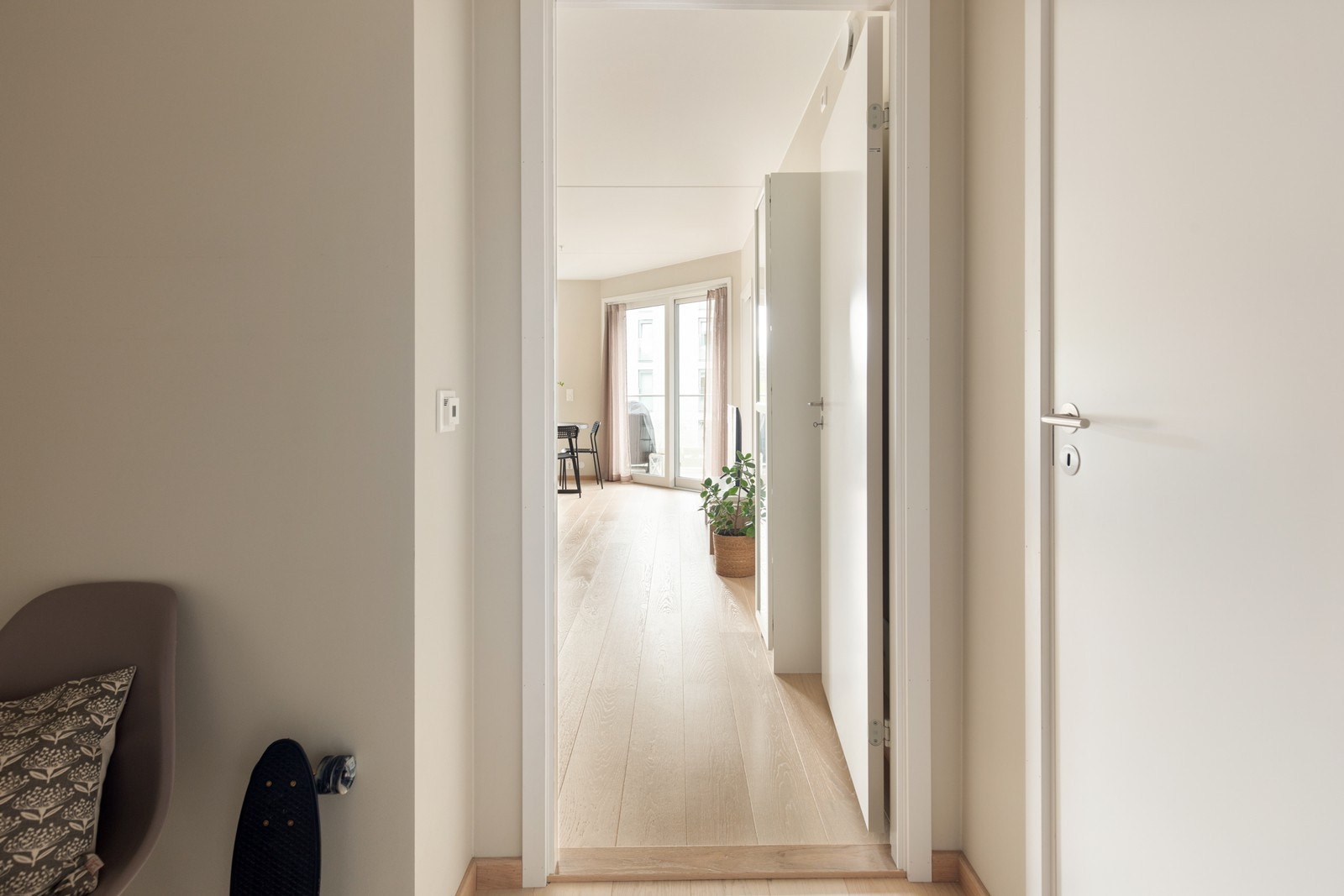 Gjennomgående godt materialvalg og lekre overflater gir leiligheten et elegant preg. Galleribilde