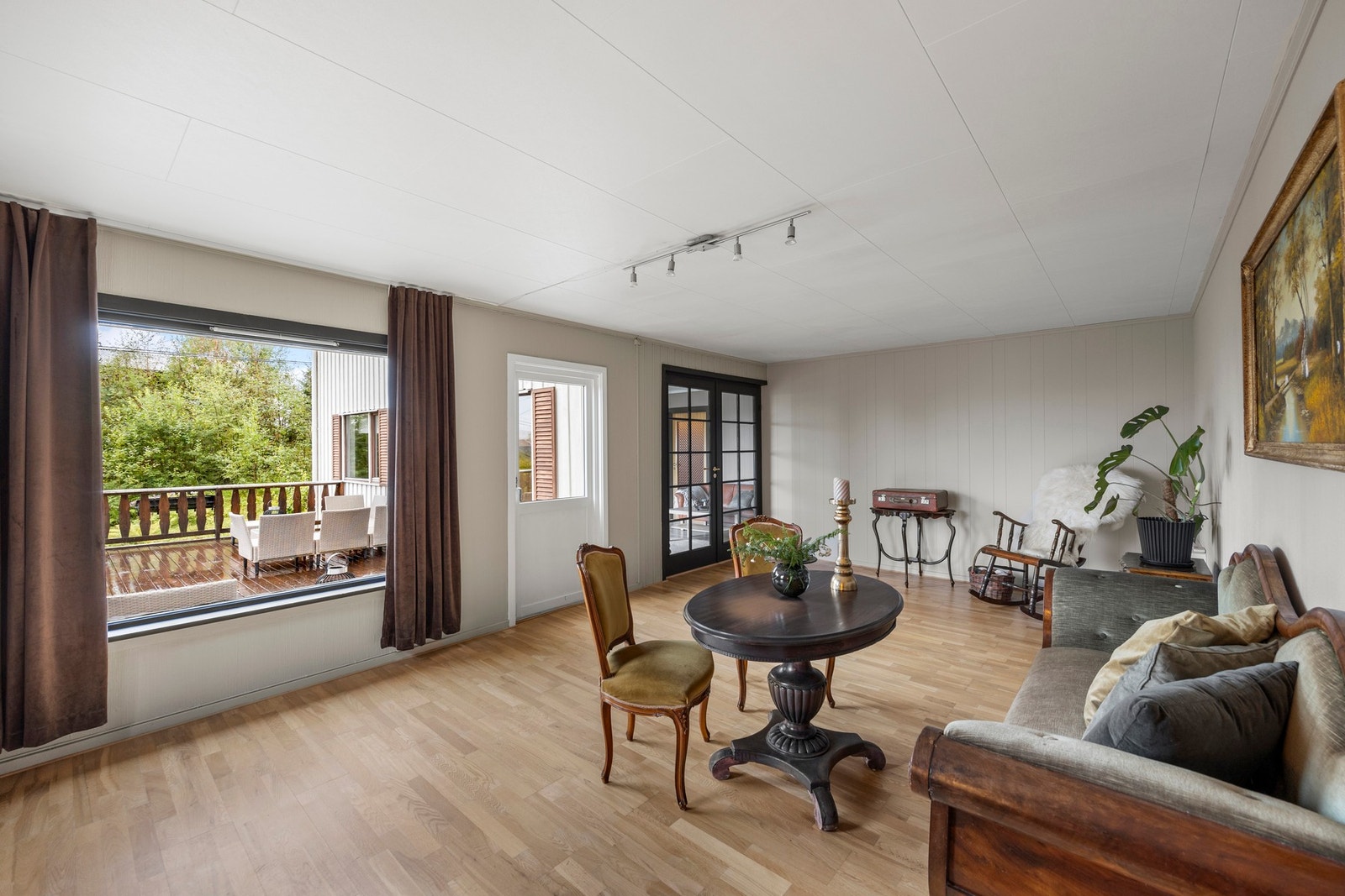 Det er god plass til sofagruppe Galleribilde