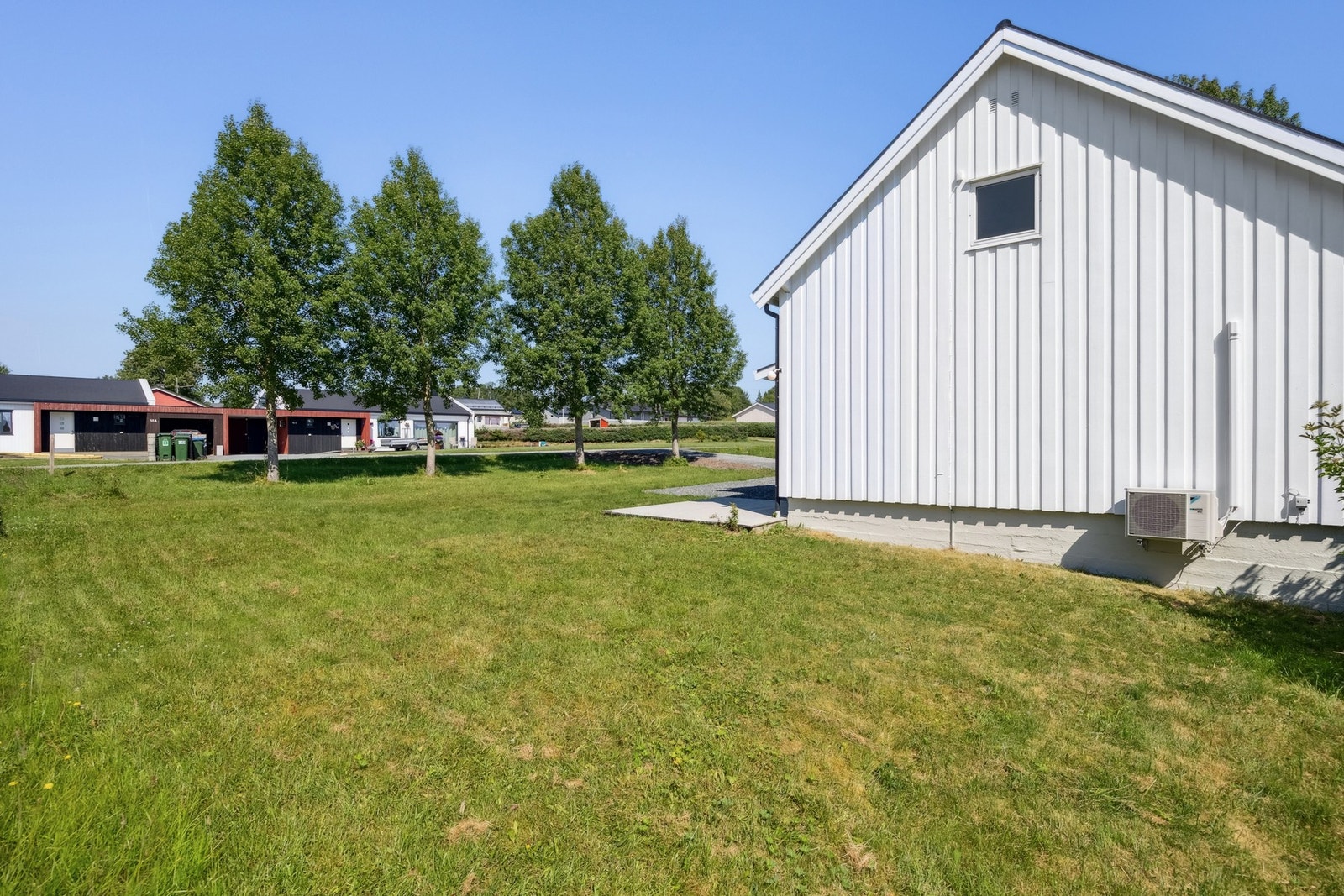 Tomtens utforming gjør den godt egnet for både barnefamilier og fritidsbrukere som ønsker lite vedlikehold, men samtidig nok plass til å skape sitt eget uterom. Galleribilde