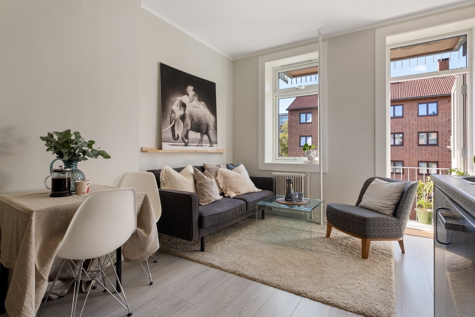 En lys og trivelig 2-roms andelsleilighet med sentral og attraktiv beliggenhet på Bjølsen Galleribilde