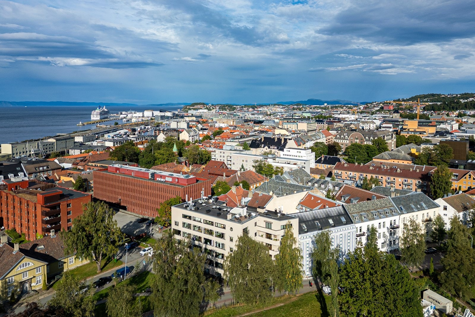 Velkommen til en hyggelig visningsopplevelse! Ta kontakt med megler på m: 952 41 456. Galleribilde