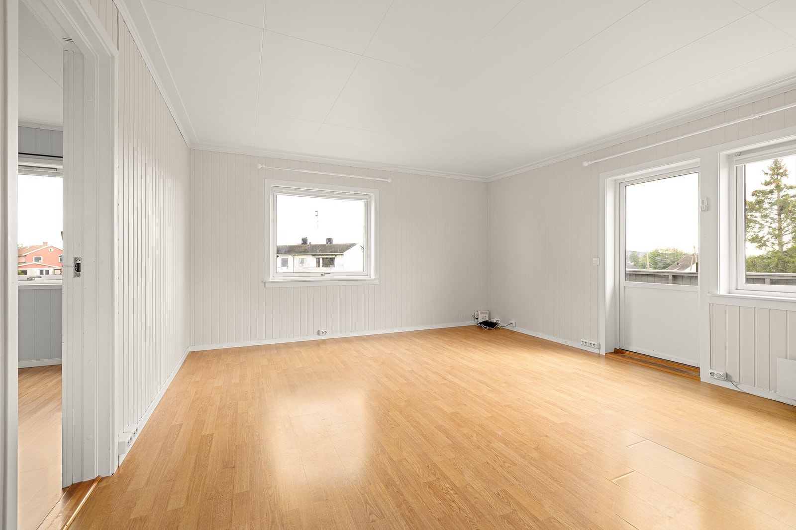 Innvendig er leiligheten pusset opp i flere omganger i nyere tid. Malerarbeid ble utført i de fleste rom i både 2019 og påfølgende år. Galleribilde