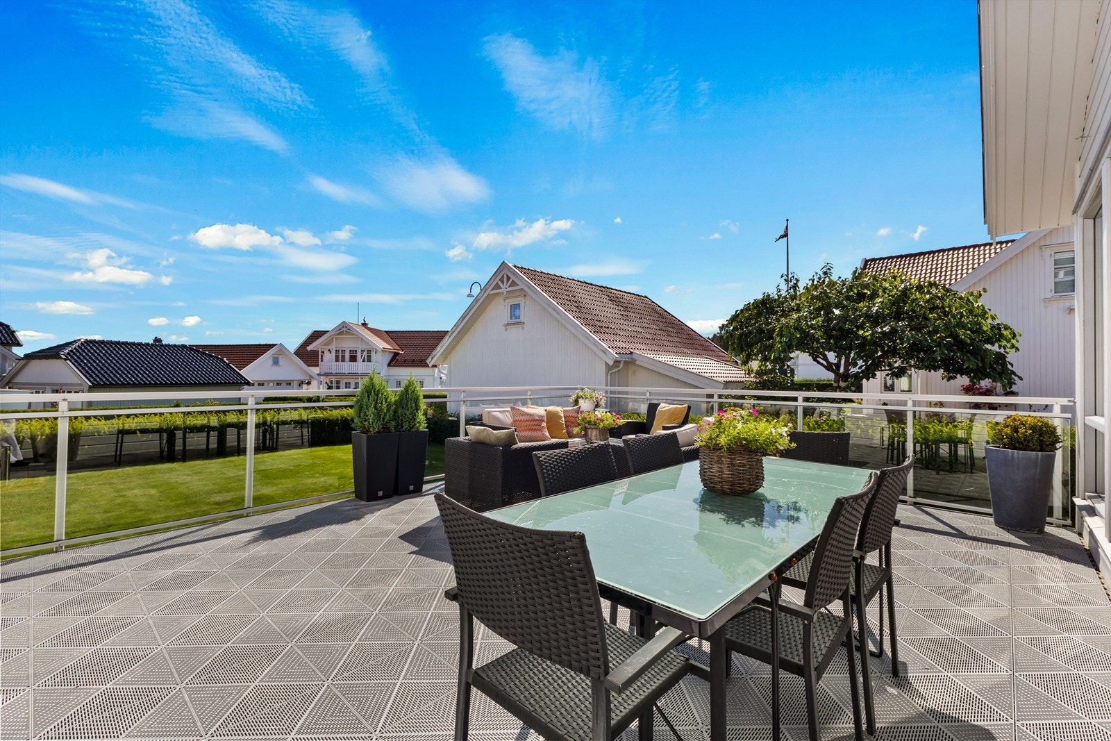 Boligen ligger i et sjarmerende- og rolig nabolag. Galleribilde