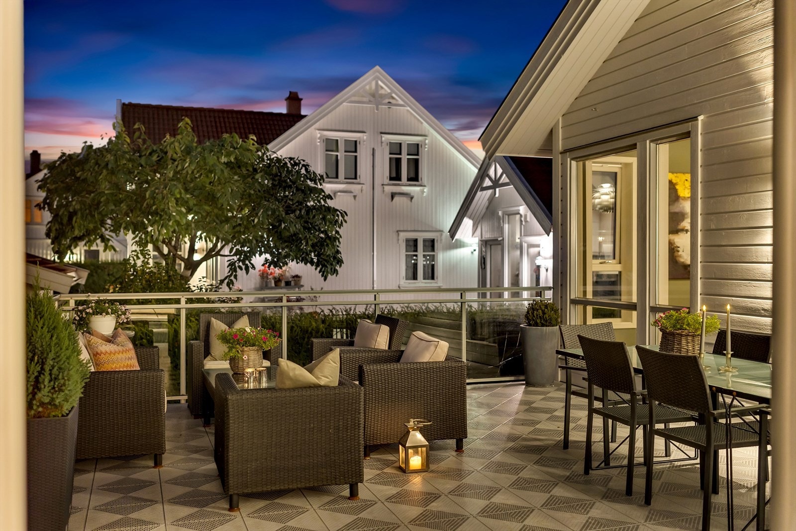 Sjarmerende uteområder med gode solforhold gjennom store deler av dagen. Galleribilde