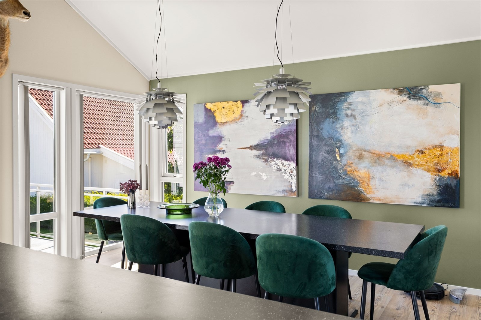 Her ligger forholdene til rette for å invitere venner og familie til hyggelige sammenkomster. Galleribilde