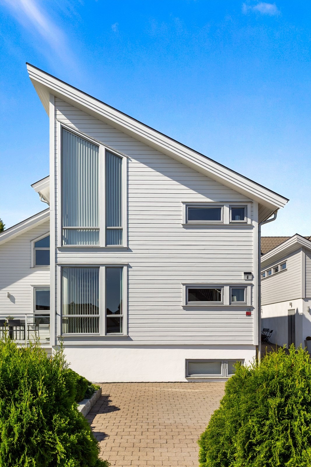 Ypperlig beliggenhet i rolige- og familievennlige omgivelser på Bjørnstadfeltet i Grålum. Galleribilde