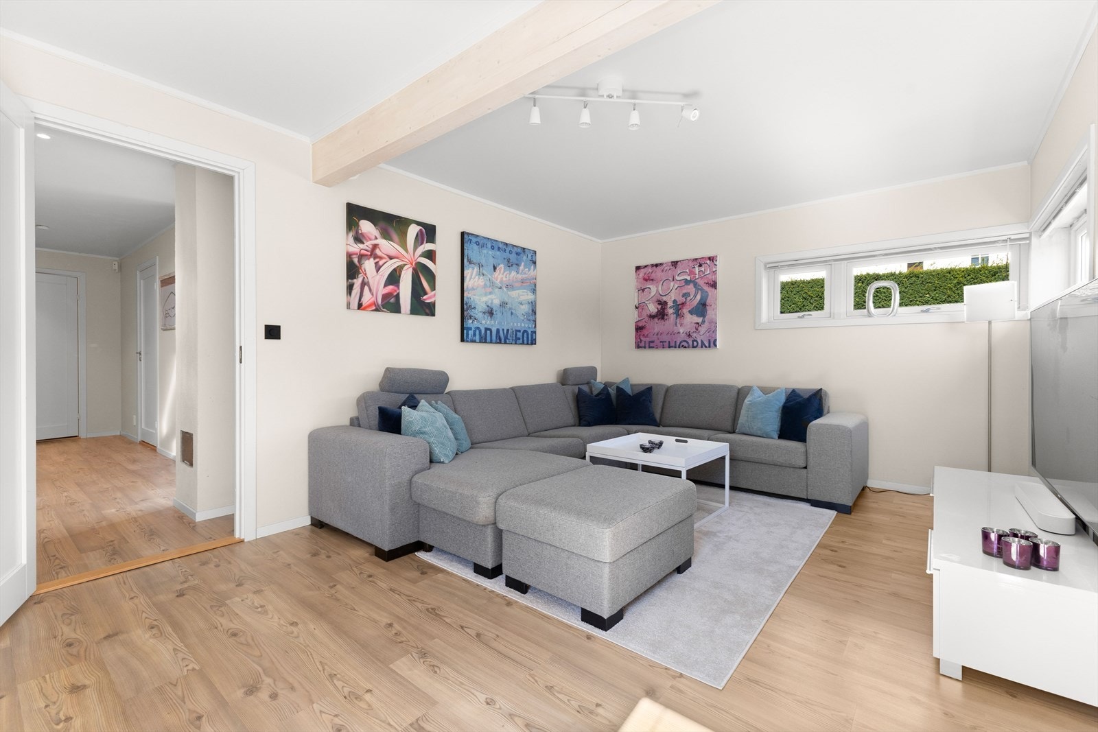 Vannbåren gulvvarme i alle rom i kjeller untatt bod/teknisk rom. Galleribilde