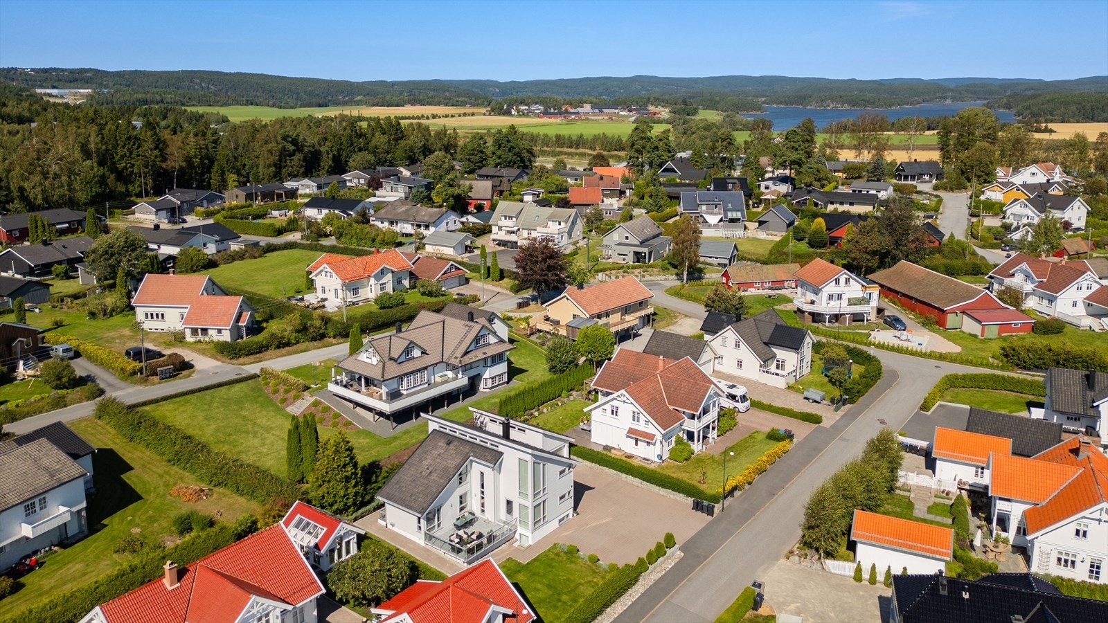 Dette er et veletablert og barnevennlig nabolag som gir en trygg og behagelig atmosfære for familier. Galleribilde