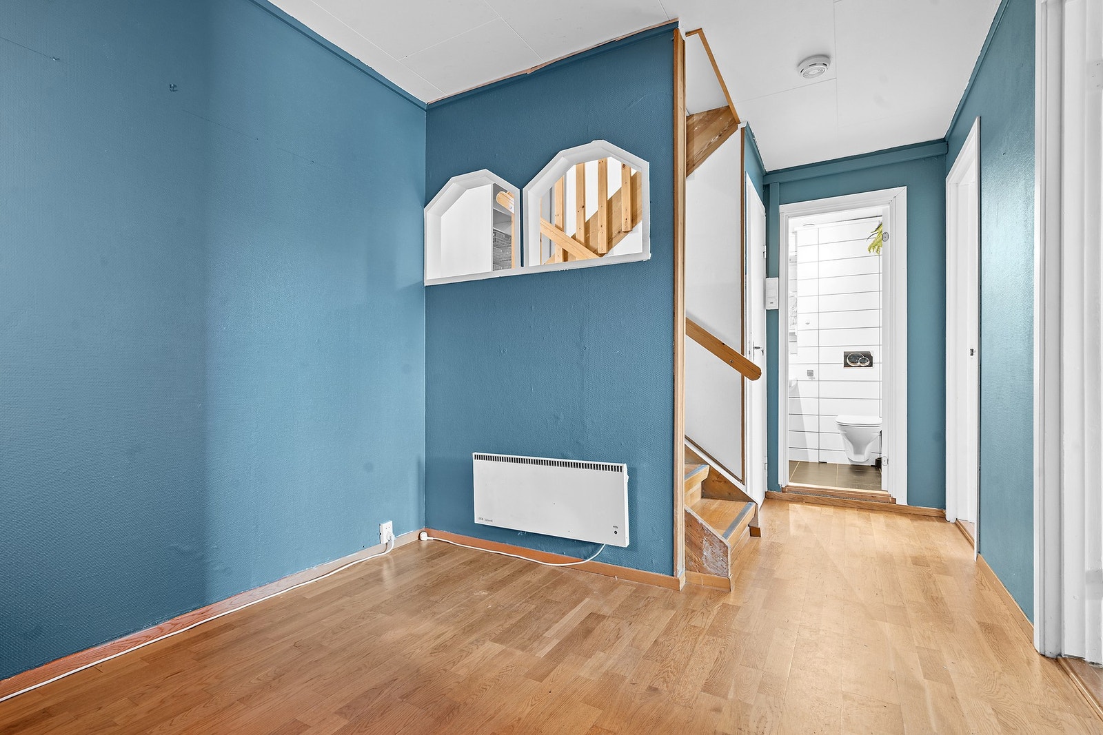 Hall med god plass til feks. tv krok eller hjemmekontor Galleribilde