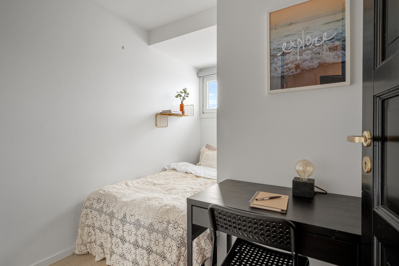 Soverom 2 er delt i to. Det er ikke byggegodkjent som to rom. Galleribilde