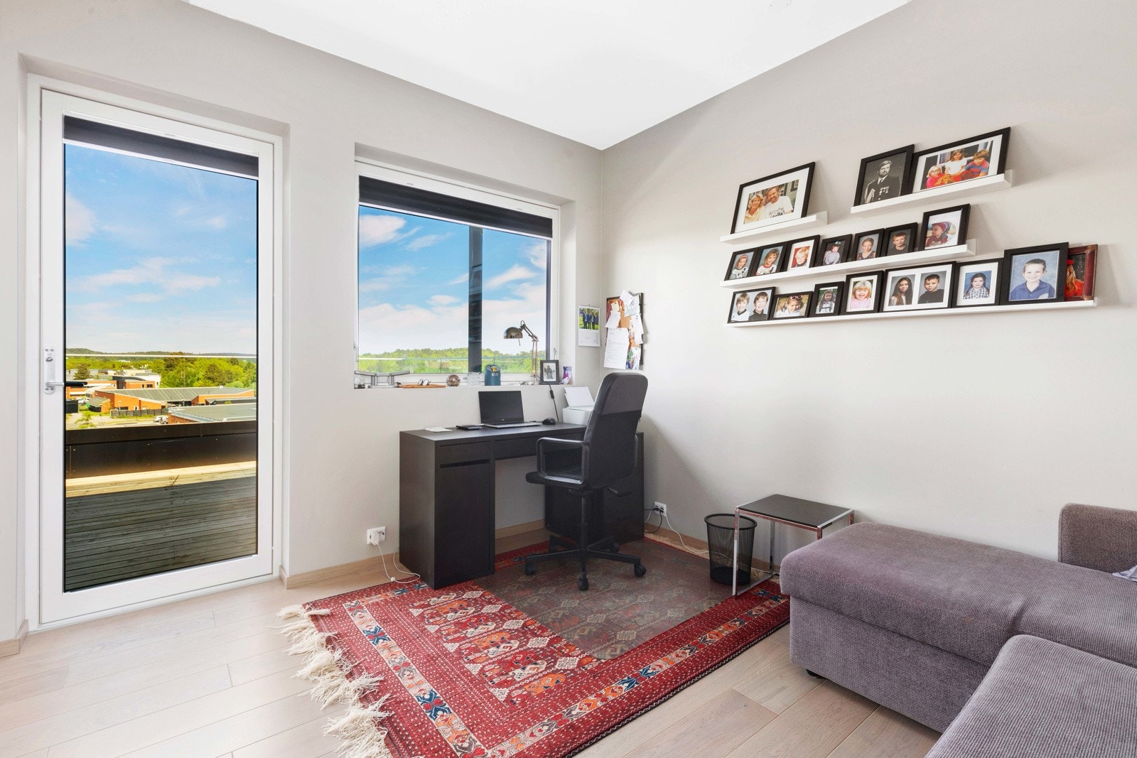 Soverom 2 med utgang til terrasse Galleribilde